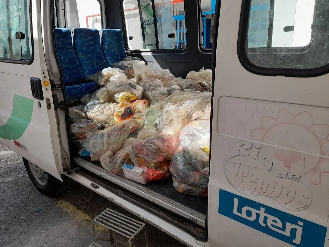 Editais RIO SOLIDÁRIO DOA 1,5T DE ALIMENTOS À APAE